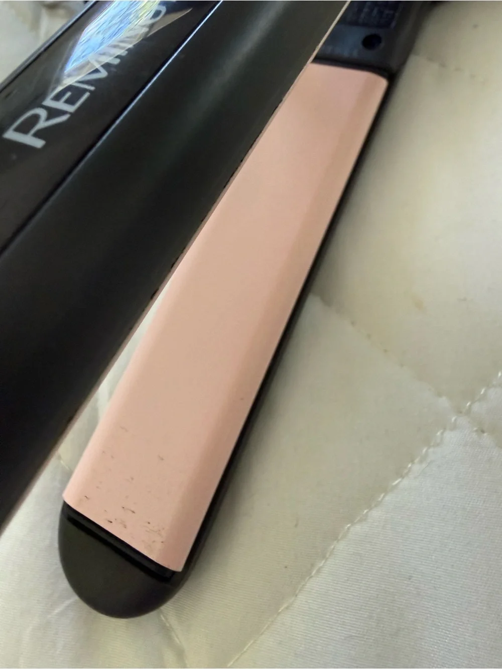 Remington Black and Pink Ceramic Hair Straightener